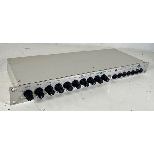 96 - Analogue Systems Filter Bank FB3

Modular filter unit for shaping and manipulating audio frequencies... 