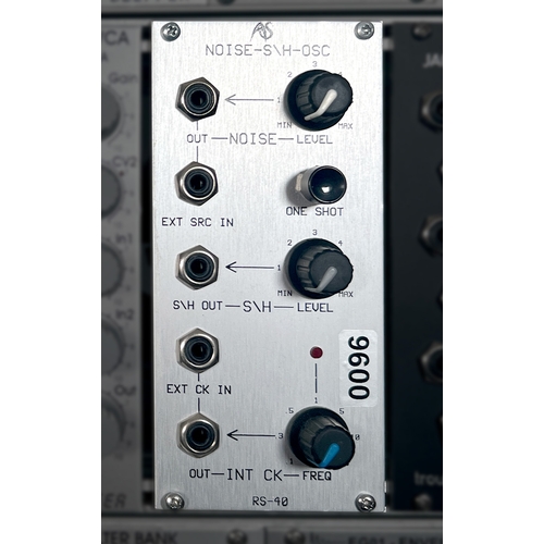 102 - Analogue Systems RS-30 Noise S/H Osc

Noise generator and sample/hold oscillator for creating varied... 