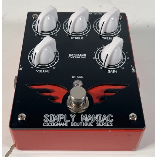 21 - Cicognani Simply Maniac Pedal

Distortion pedal offering a wide range of high-gain tones.

(B) Teste... 