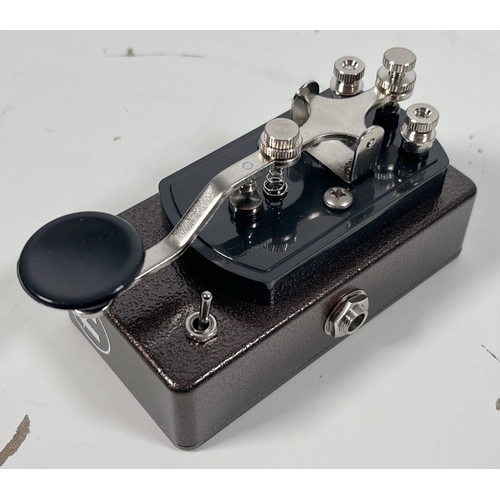 22 - Coppersound Telegraph Stutter - Mint, Boxed

Unique momentary switch pedal for creating stutter effe... 