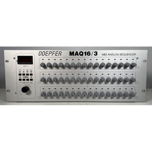 97 - Doepfer MAQ 16/3 Midi Analog Sequencer

MIDI compatible sequencer known for its precise control and ... 