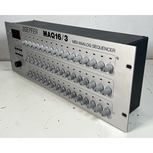 97 - Doepfer MAQ 16/3 Midi Analog Sequencer

MIDI compatible sequencer known for its precise control and ... 