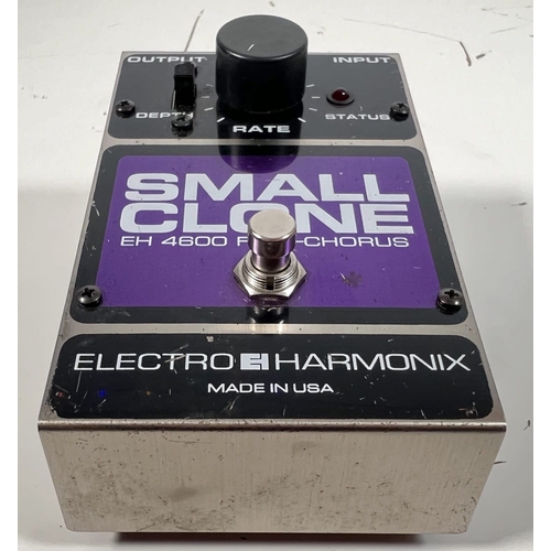 24 - Electro-Harmonix Small Clone EH 4600 Full-Chorus Pedal

Chorus pedal known for its rich, full-bodied... 