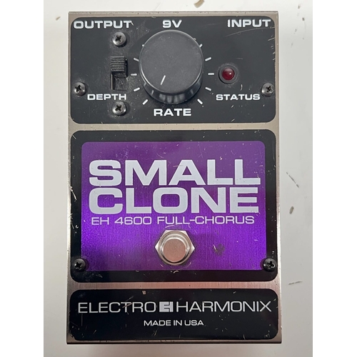 24 - Electro-Harmonix Small Clone EH 4600 Full-Chorus Pedal

Chorus pedal known for its rich, full-bodied... 