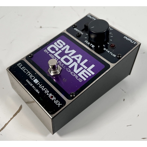 24 - Electro-Harmonix Small Clone EH 4600 Full-Chorus Pedal

Chorus pedal known for its rich, full-bodied... 