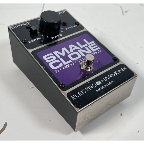 24 - Electro-Harmonix Small Clone EH 4600 Full-Chorus Pedal

Chorus pedal known for its rich, full-bodied... 