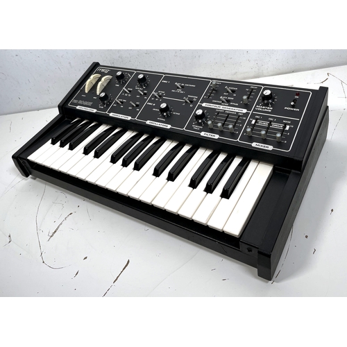 67 - Moog Rogue

Compact analog synthesizer, prized for its rich Moog sound in a portable format.

Great ... 