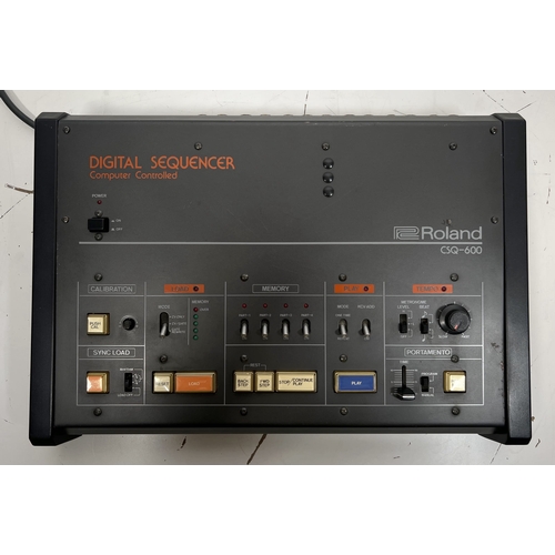 92 - Roland CSQ-600 Computer Controlled Digital Sequencer.

New battery fitted.

(A) Tested and working. ... 