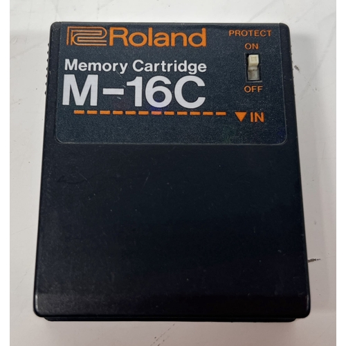 93 - Roland M-16C Memory Cartridge

Memory expansion cartridge for storing additional patches and setting... 