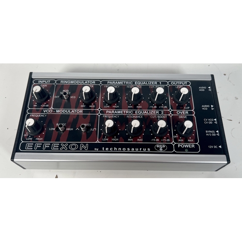 87 - Technosaurus EFFEXON.

Multi-effect unit for synthesizers, offering a range of sound processing opti... 