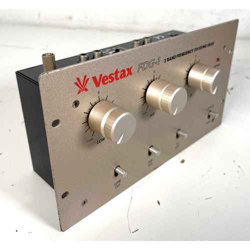 80 - Vestax FDG-1 Isolator / Phono Preamp

Combination of an isolator and phono preamplifier, designed fo... 