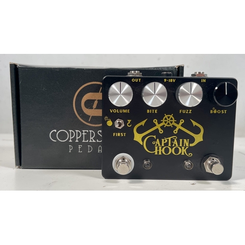 13 - Coppersound Captain Hook Octave Fuzz & Boost Pedal, Boxed

Multi-effect pedal combining octave, fuzz... 