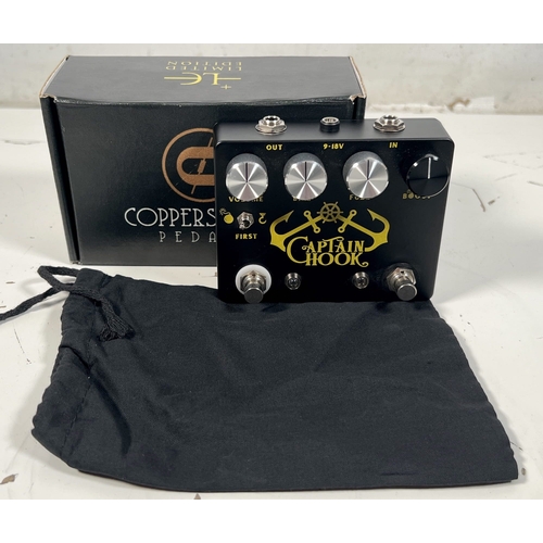 13 - Coppersound Captain Hook Octave Fuzz & Boost Pedal, Boxed

Multi-effect pedal combining octave, fuzz... 