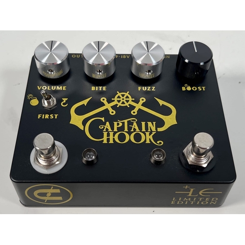 13 - Coppersound Captain Hook Octave Fuzz & Boost Pedal, Boxed

Multi-effect pedal combining octave, fuzz... 