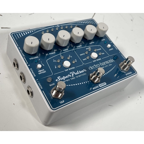 36 - Electro-Harmonix Super Pulsar Stereo Tap Tremolo Pedal

Advanced tremolo pedal with stereo output an... 