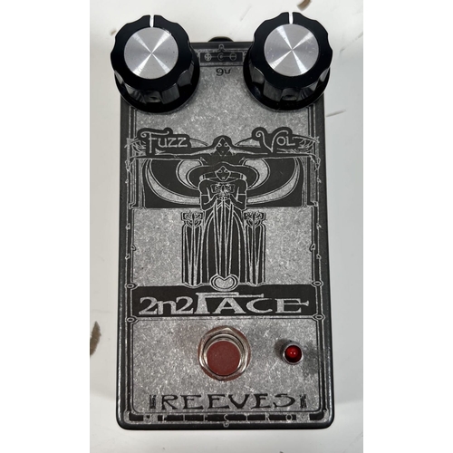 12 - Reeves Electro 2n2FACE High Volume Silicon FuzzFace

Custom Colour - 2n2FACE Colour High Volume Sili... 