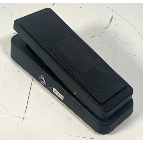 16 - Dunlop Cry Baby Wah GCB95

Classic wah used by the greats... Jimi Hendrix, David Gilmour, Eric Clapt... 