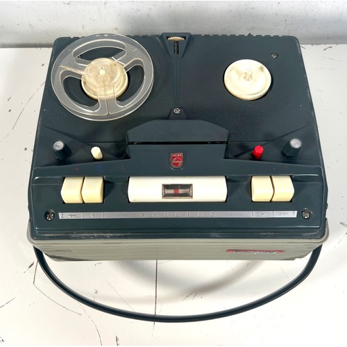 63 - Phillips EL3515 Tape Recorder

Reel to reel tape recorder from 1959. Ok condition for age. Plug remo... 