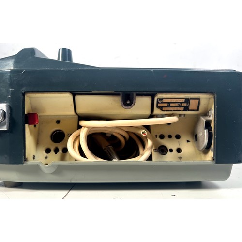 63 - Phillips EL3515 Tape Recorder

Reel to reel tape recorder from 1959. Ok condition for age. Plug remo... 