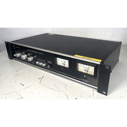 36 - DBX 162 Stereo Compressor/Limiter

Untested. We have no information about the functional status of t... 