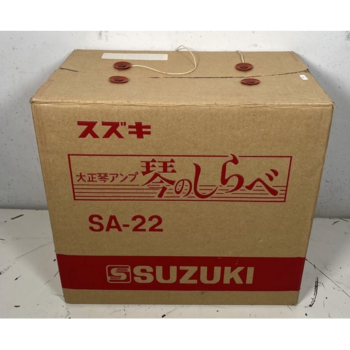 38 - Suzuki SA-22 Amp - Boxed

Speaker rotten. But in overall good condition.

For UK bidders only this i... 