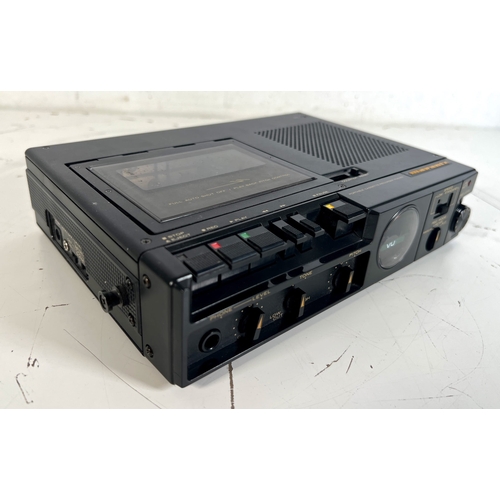 41 - Marantz PMD201 Portable Cassette Recorder

Tested. Powers up, passes signal but has various faults a... 