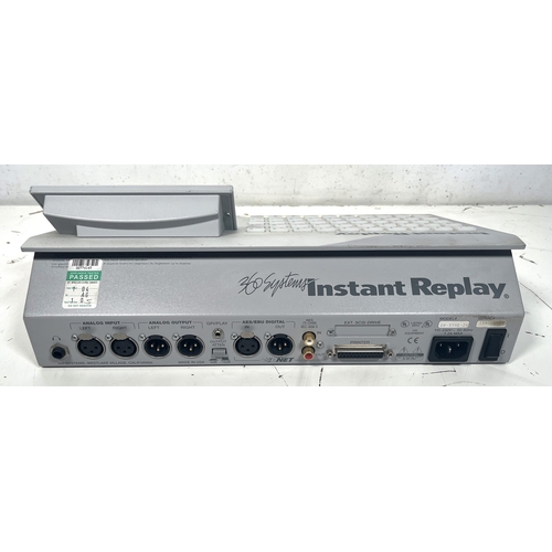 15 - 360 Sytems Instant Replay DR-554 (1 of 2)

This unit provides an unusual combination of mass storage... 