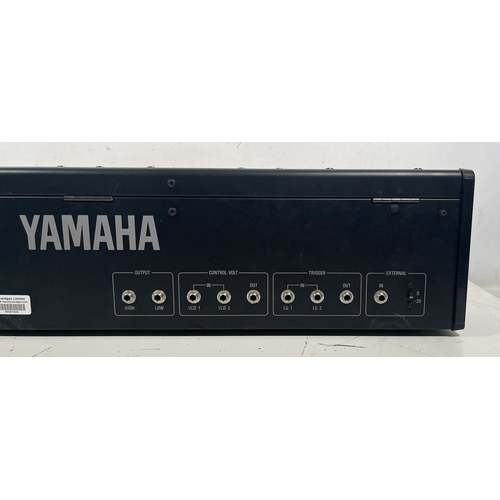 48 - Yamaha CS-15

(F) Tested. Non-operational - for spares or repair only.
missing key, missing multiple... 