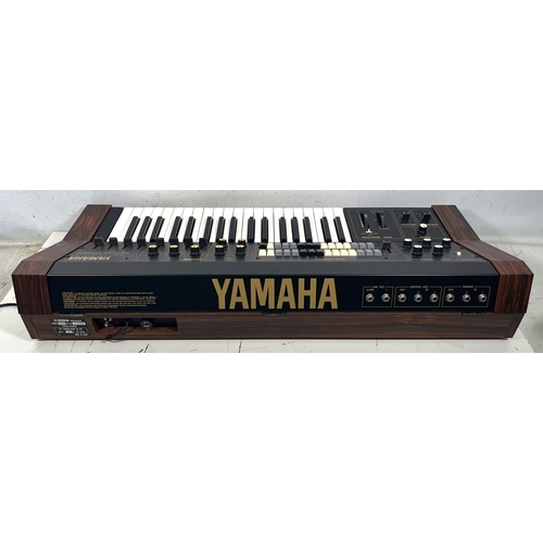 72 - Yamaha CS-15D

(F) Tested. Non-operational - for spares or repair only.
Has a power issue, fixed by ... 