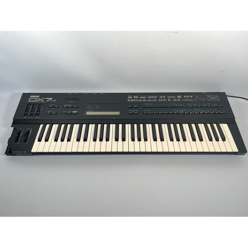 163 - Yamaha DX7 II-D - 61 Key FM Synthesizer, mid 1980's 

Tested. Appears to work as intended but has fa... 