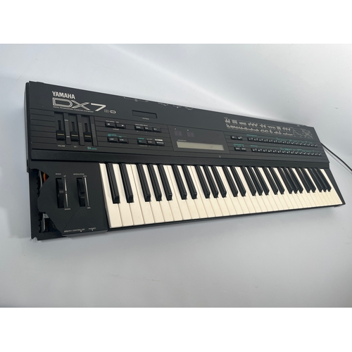 163 - Yamaha DX7 II-D - 61 Key FM Synthesizer, mid 1980's 

Tested. Appears to work as intended but has fa... 