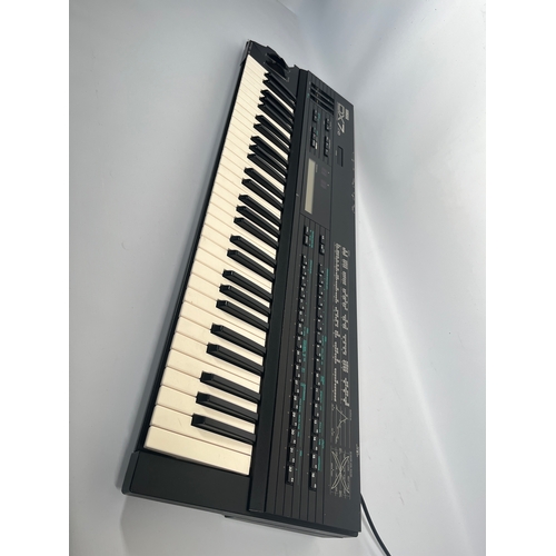 163 - Yamaha DX7 II-D - 61 Key FM Synthesizer, mid 1980's 

Tested. Appears to work as intended but has fa... 