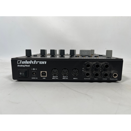 63 - Elekron Analog Heat, Stereo analogue sound processor

Beyond its distortion capabilities, the Analog... 