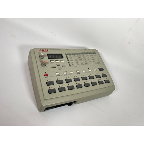 57 - Akai S20 16 bit Stereo Phrase Sampler