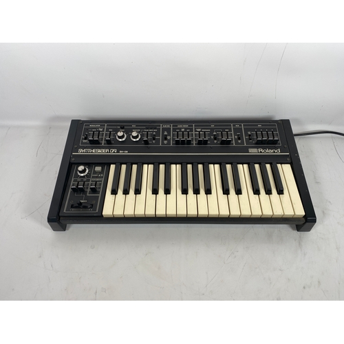 114 - Roland SH-09 Monosynth, Late 1970s

Roland's beautifully simple single oscillator monosynth, providi... 