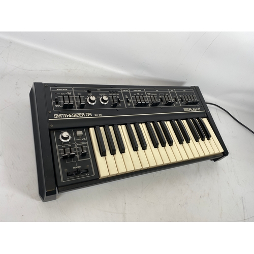 114 - Roland SH-09 Monosynth, Late 1970s

Roland's beautifully simple single oscillator monosynth, providi... 