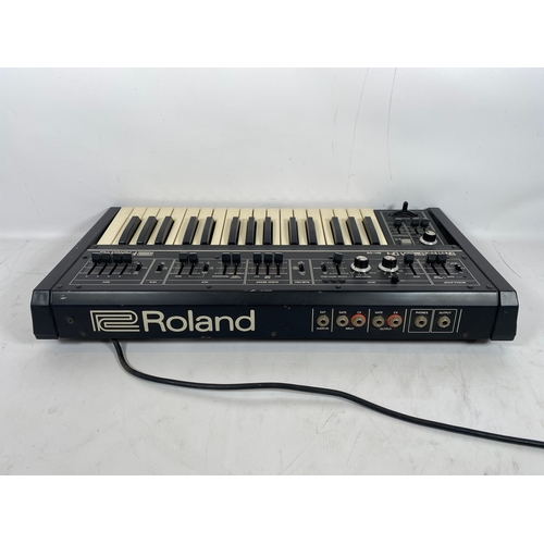 114 - Roland SH-09 Monosynth, Late 1970s

Roland's beautifully simple single oscillator monosynth, providi... 