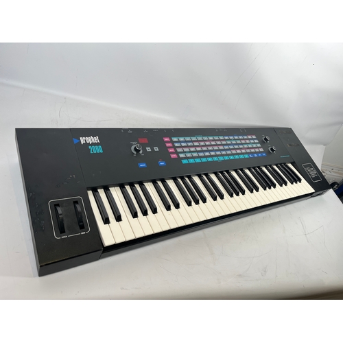 125 - Sequential Prophet 2000 8-voice Polyphonic Synthesizer and Sampling Keyboard