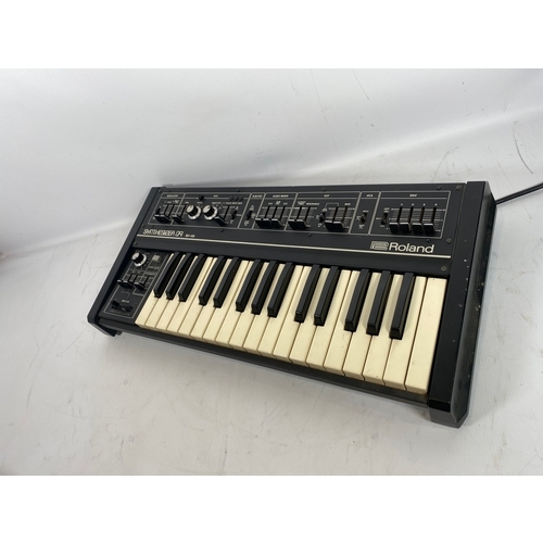 114 - Roland SH-09 Monosynth, Late 1970s

Roland's beautifully simple single oscillator monosynth, providi... 