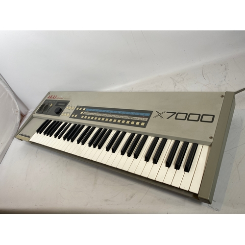 90 - Akai Professional X7000 Sampling Keyboard