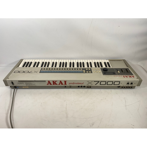 90 - Akai Professional X7000 Sampling Keyboard