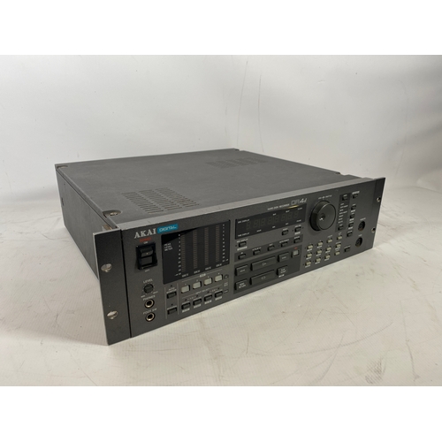 39 - Akai DR-16d Hard-disk Recorder