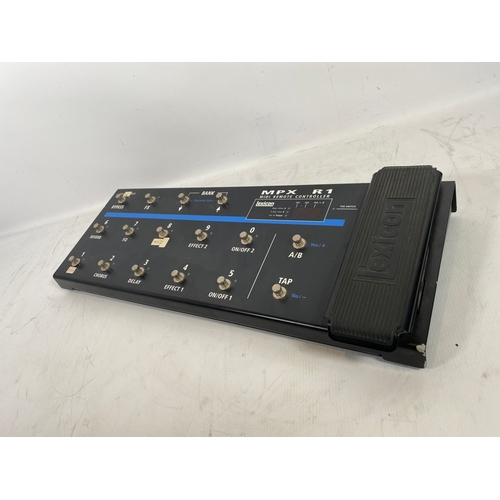 21 - Lexicon MPX R1 Midi Remote Controller Pedalboard

For use with the Lexicon MPX-1 Multi Effects Proce... 