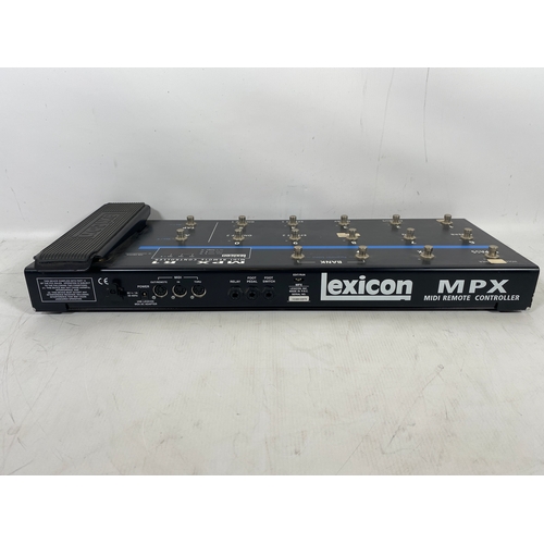 21 - Lexicon MPX R1 Midi Remote Controller Pedalboard

For use with the Lexicon MPX-1 Multi Effects Proce... 