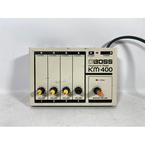 51 - Boss KM-400 keyboard Mixer