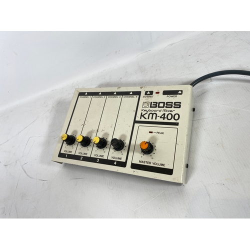 51 - Boss KM-400 keyboard Mixer