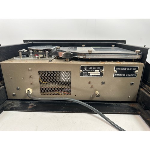 143 - Roland SRE-555 Chorus Echo - rack tape echo in complete condition. One owner from new, not used for ... 