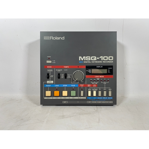 120 - Roland MSQ-100 digital keyboard recorder