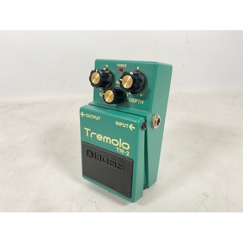 7 - Boss Tremolo TR-2