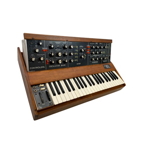 90 - Moog Minimoog Model D, 1972

Stunning early steel panel Minimoog with the glorious rich sound these ... 